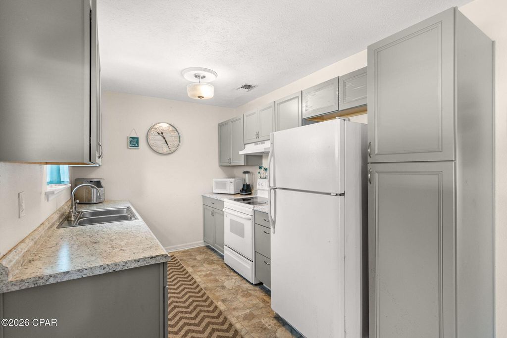 Image 7 of property listing at 505 Beth Street, Panama City Beach, FL 32407
