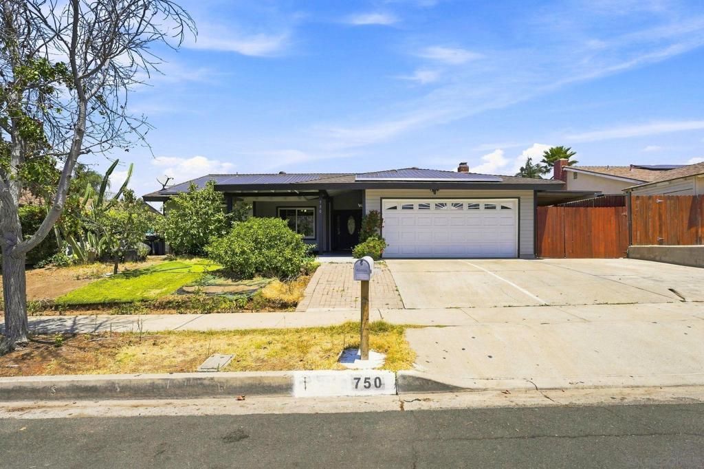 750 Linwood St, Escondido, CA 92027 — exterior