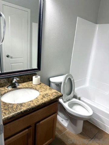 3454 Castle Glen 228, San Diego, CA 92123