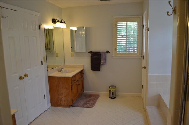 1530 N Milford Creek Lane SW, Marietta, GA 30008