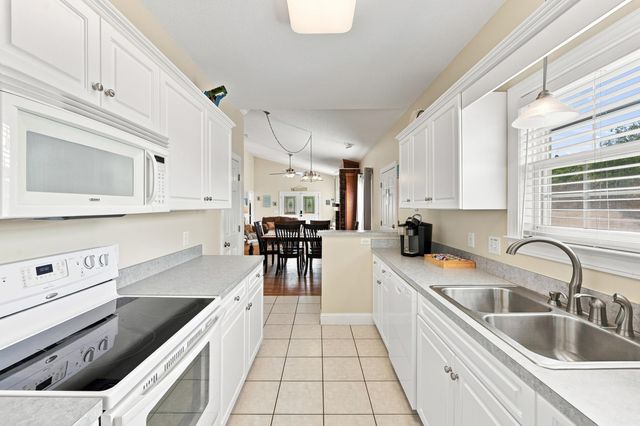 703 27th Ave. S, North Myrtle Beach, SC 29582