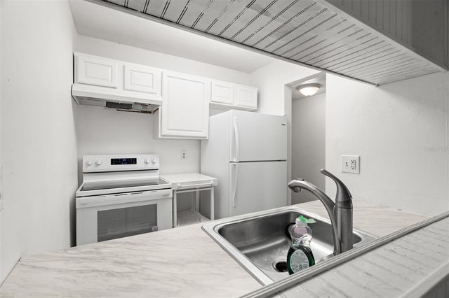 1799 N HIGHLAND AVENUE 106, Clearwater, FL 33755