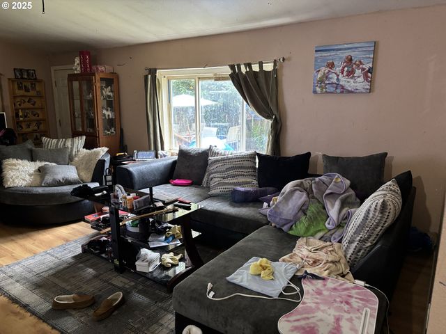 69300 E VINE MAPLE Dr, Welches, OR 97067