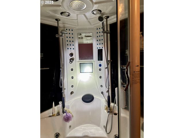 69300 E VINE MAPLE Dr, Welches, OR 97067