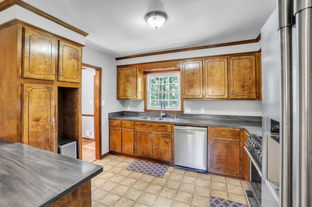 180 Winchester Drive, Roebuck, SC 29376