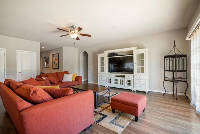 400 Canterbury Ct, Ione, CA 95640