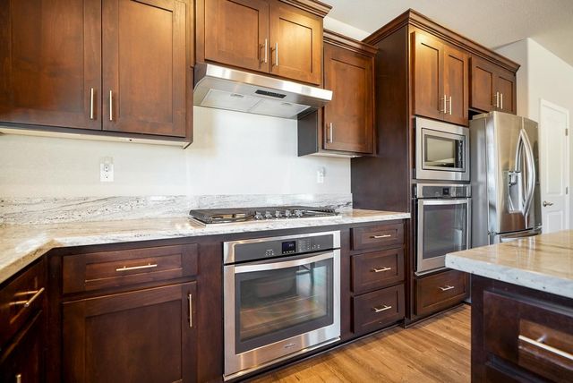 400 Canterbury Ct, Ione, CA 95640