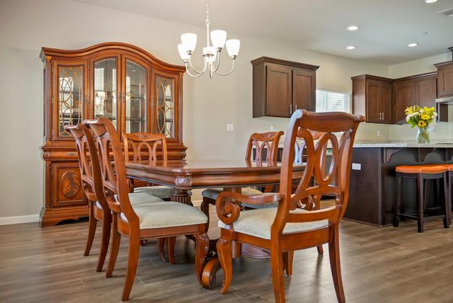 400 Canterbury Ct, Ione, CA 95640