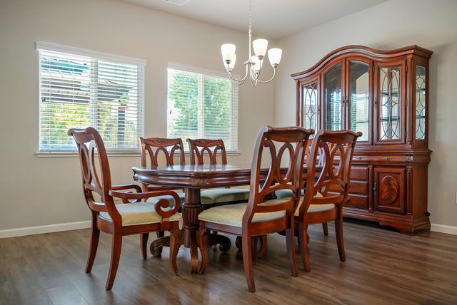 400 Canterbury Ct, Ione, CA 95640
