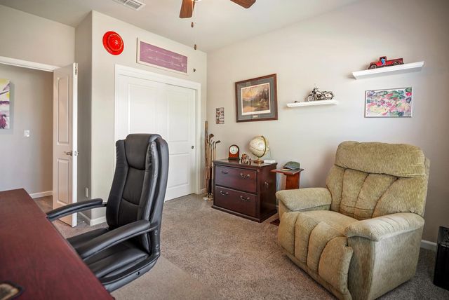 400 Canterbury Ct, Ione, CA 95640