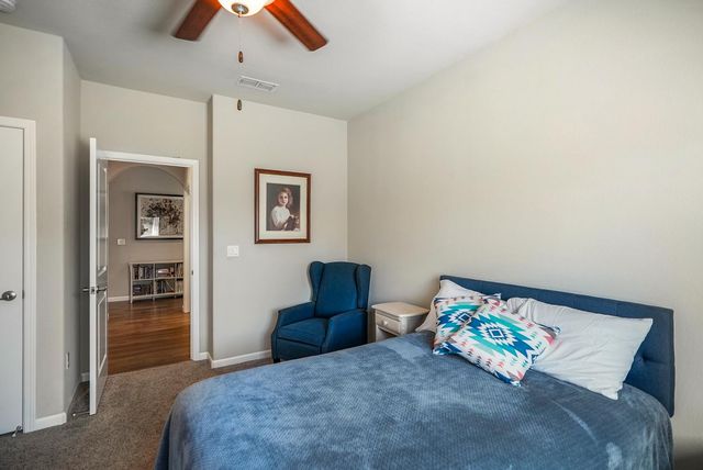 400 Canterbury Ct, Ione, CA 95640