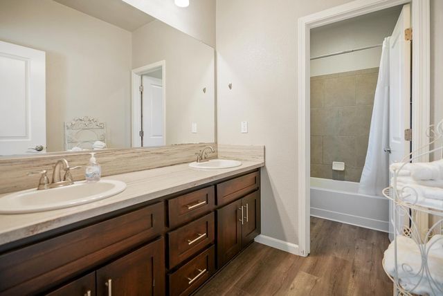 400 Canterbury Ct, Ione, CA 95640