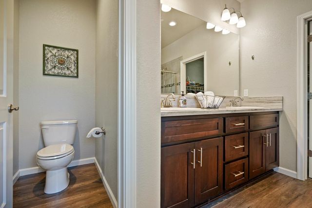 400 Canterbury Ct, Ione, CA 95640