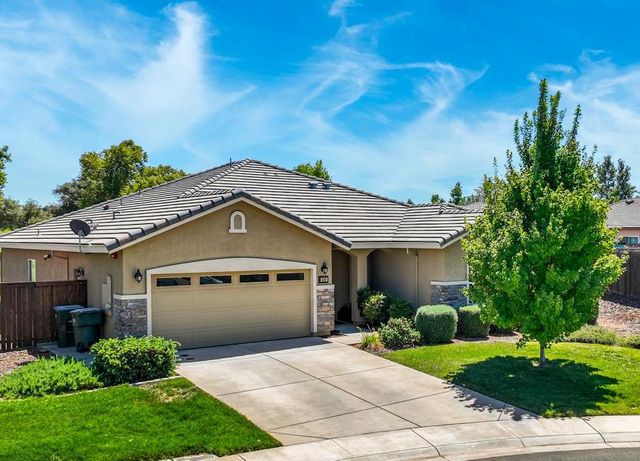 400 Canterbury Ct, Ione, CA 95640