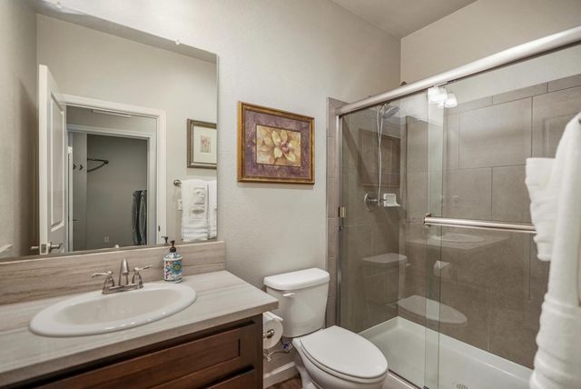 400 Canterbury Ct, Ione, CA 95640