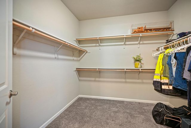 400 Canterbury Ct, Ione, CA 95640