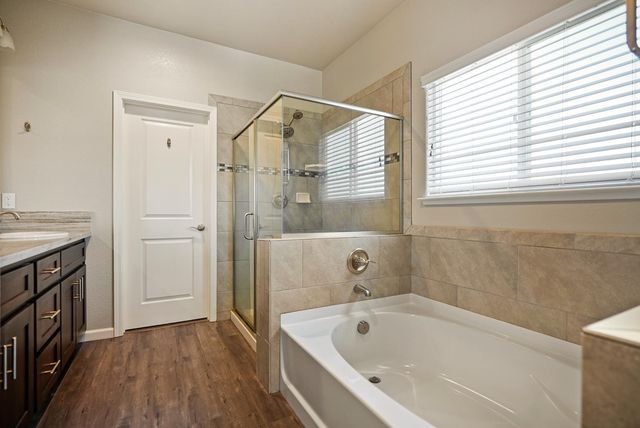 400 Canterbury Ct, Ione, CA 95640