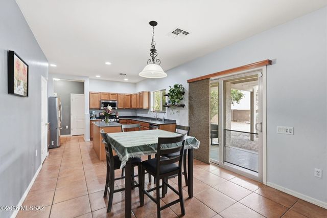 887 W Vuelta Granadina, Sahuarita, AZ 85629