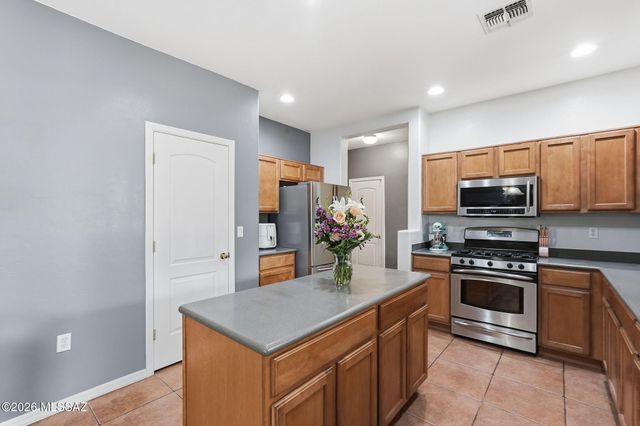 887 W Vuelta Granadina, Sahuarita, AZ 85629