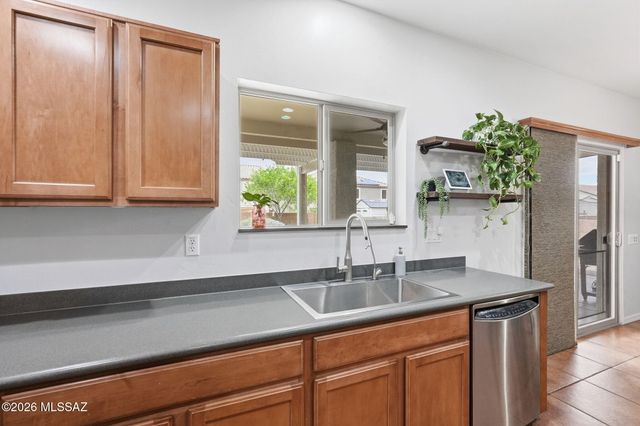 887 W Vuelta Granadina, Sahuarita, AZ 85629