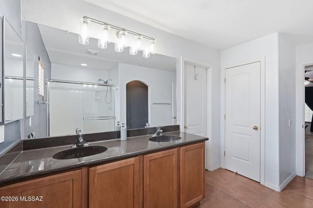 887 W Vuelta Granadina, Sahuarita, AZ 85629