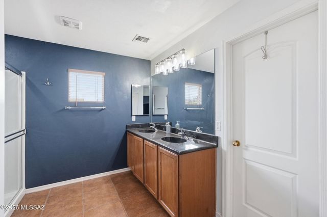 887 W Vuelta Granadina, Sahuarita, AZ 85629