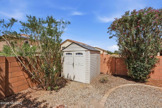887 W Vuelta Granadina, Sahuarita, AZ 85629