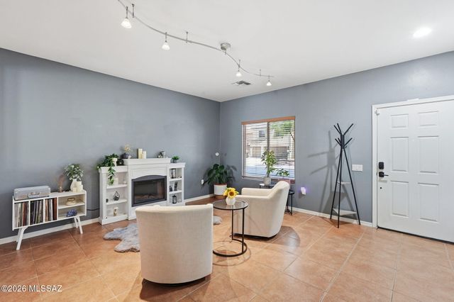 887 W Vuelta Granadina, Sahuarita, AZ 85629