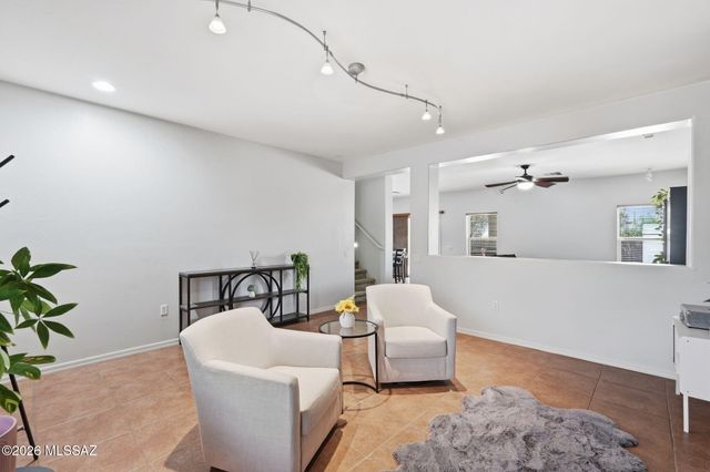 887 W Vuelta Granadina, Sahuarita, AZ 85629