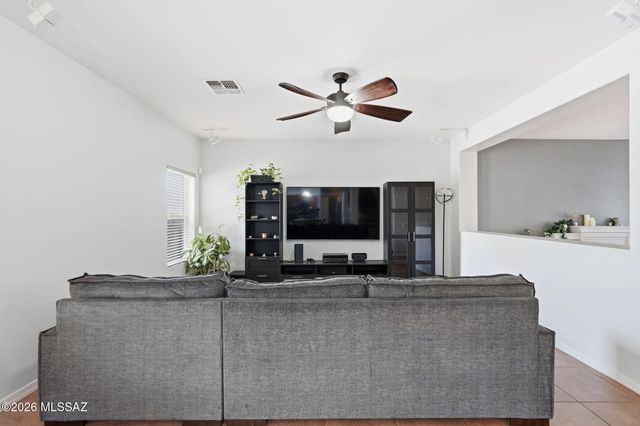 887 W Vuelta Granadina, Sahuarita, AZ 85629