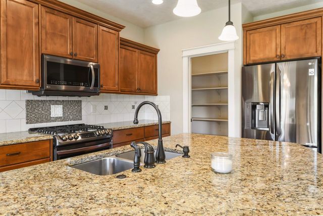 7553 N Waterlilly Ave, Boise, ID 83714
