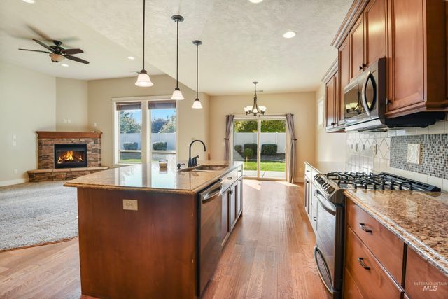 7553 N Waterlilly Ave, Boise, ID 83714