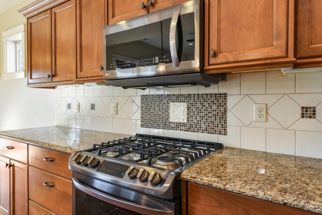 7553 N Waterlilly Ave, Boise, ID 83714