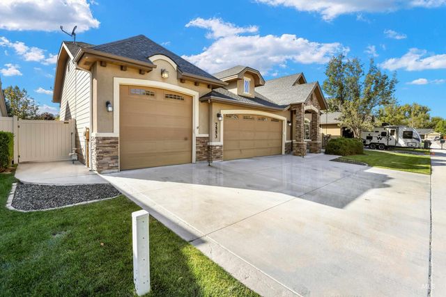 7553 N Waterlilly Ave, Boise, ID 83714