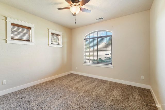 7553 N Waterlilly Ave, Boise, ID 83714