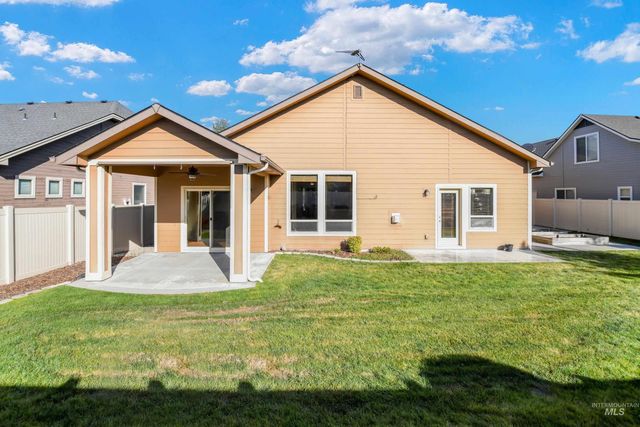 7553 N Waterlilly Ave, Boise, ID 83714