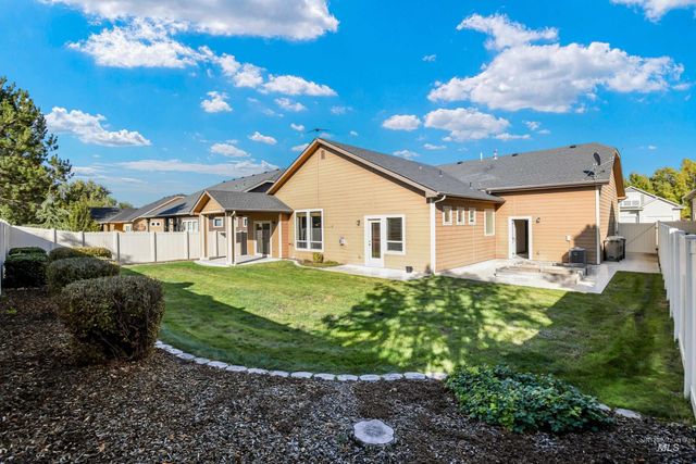 7553 N Waterlilly Ave, Boise, ID 83714