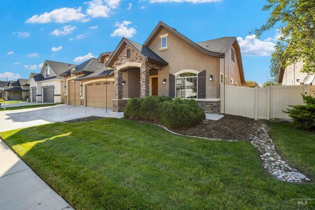 7553 N Waterlilly Ave, Boise, ID 83714