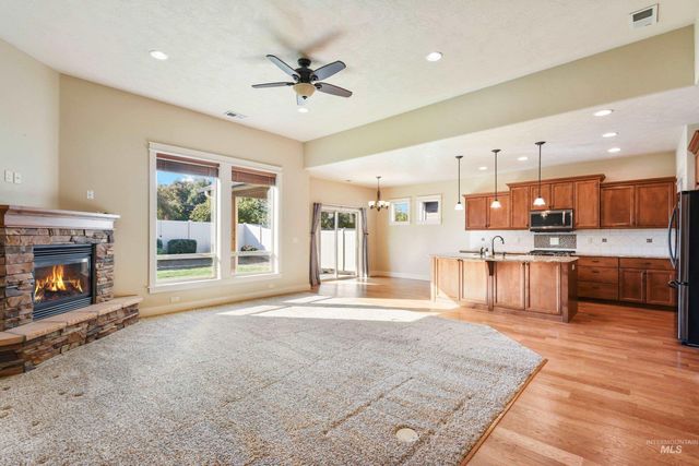 7553 N Waterlilly Ave, Boise, ID 83714