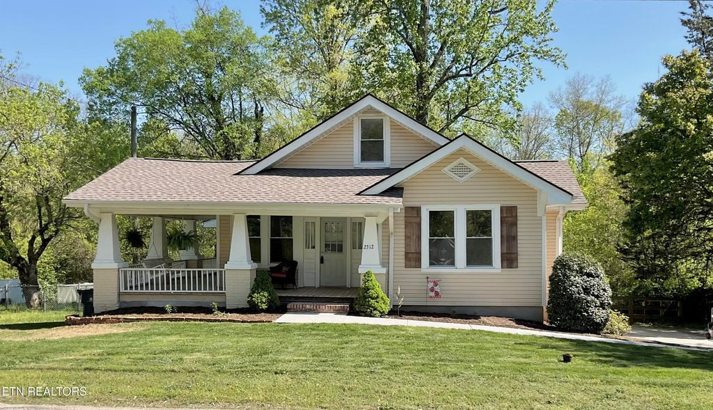 2312 Woodrow Drive, Knoxville, TN 37918