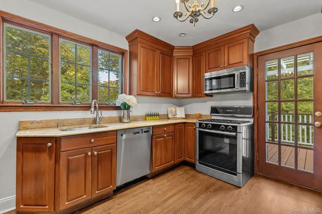 202 E Garden Road, Larchmont, NY 10538