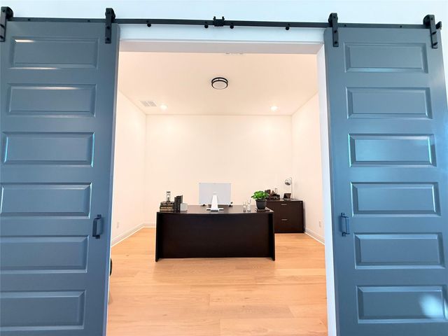 201 Shadow DR, Liberty Hill, TX 78642