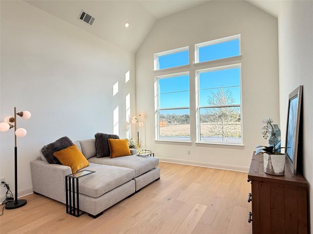 201 Shadow DR, Liberty Hill, TX 78642