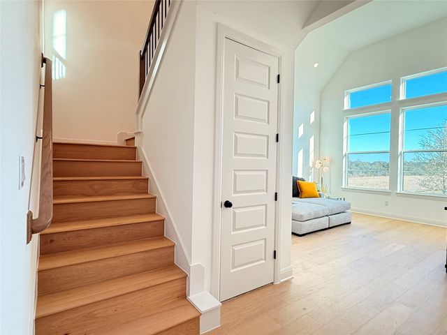 201 Shadow DR, Liberty Hill, TX 78642