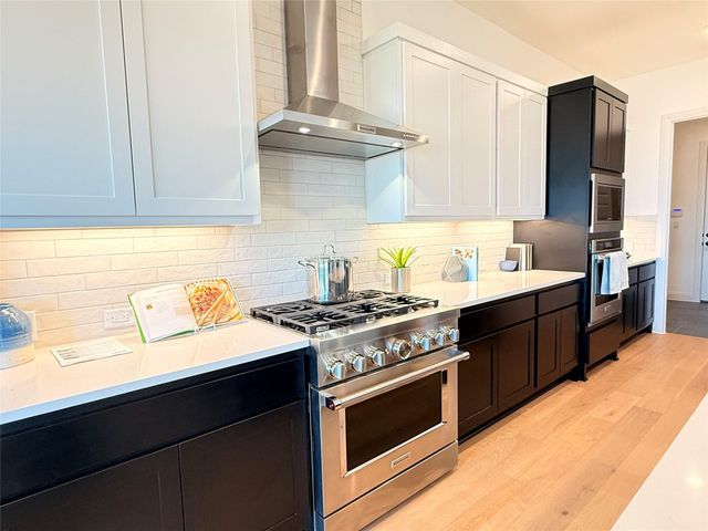 201 Shadow DR, Liberty Hill, TX 78642