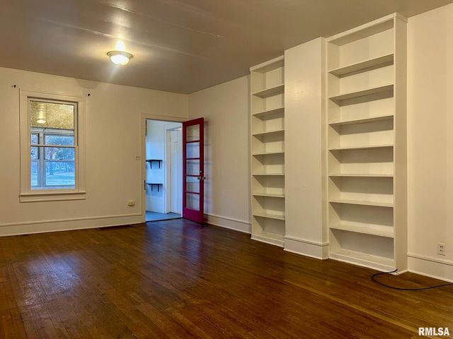 1004 W MILL Street, Carbondale, IL 62901