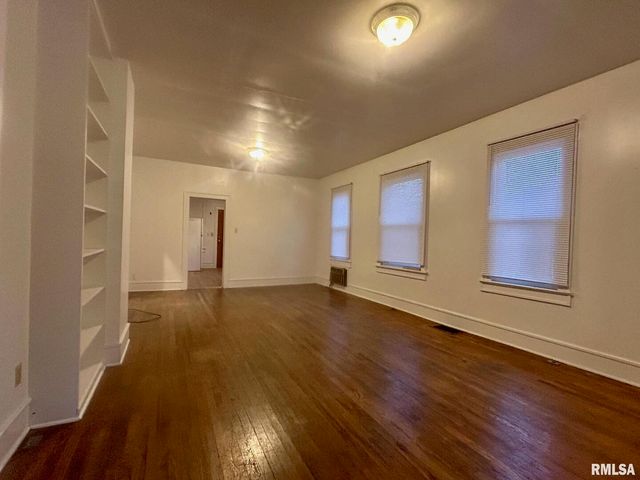 1004 W MILL Street, Carbondale, IL 62901