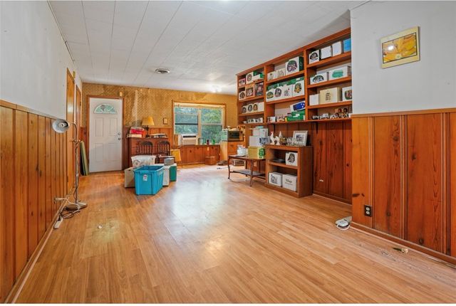 2109 Wayside Drive, Bryan, TX 77802