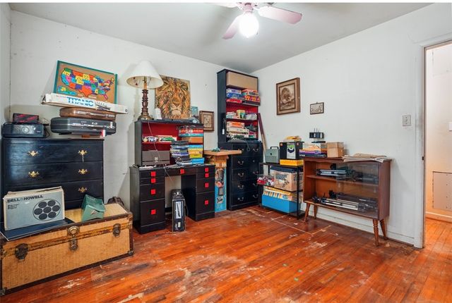 2109 Wayside Drive, Bryan, TX 77802