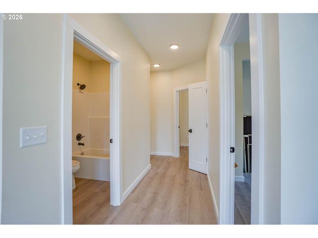 324 CHAMPION Rd, Kalama, WA 98625